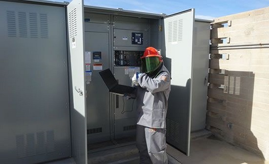  Подавляющее большинство дуговых разрядов происходит, когда открыта или открывается дверца корпуса оборудования